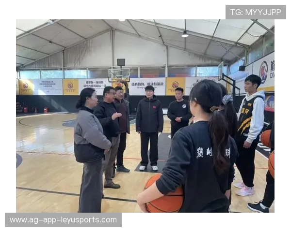 世界篮球学院在教学中建立企业实训与行业导师对接制度