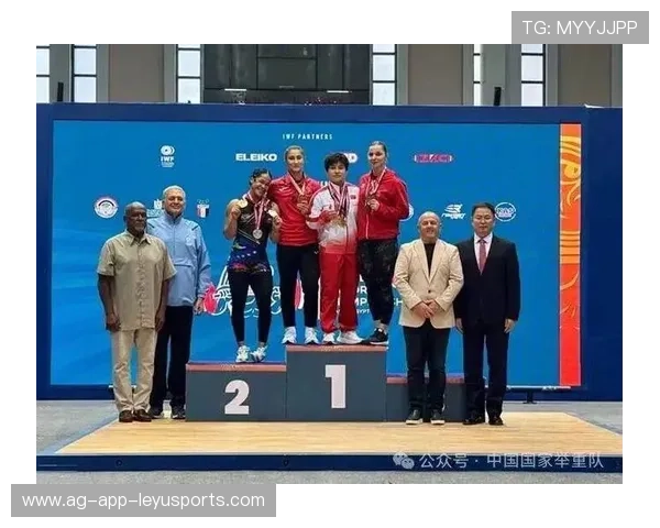国际举重巡回赛中国选手在青年组继续领跑
